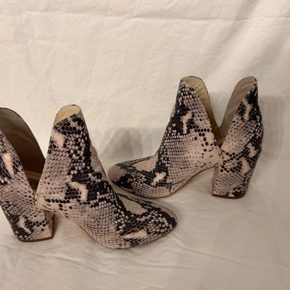 Steve Madden Black and Cream Snake Print Ankle Boots